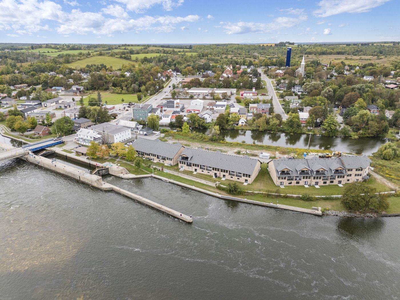 Lock Eighteen riverside townhomes beside the historic lock